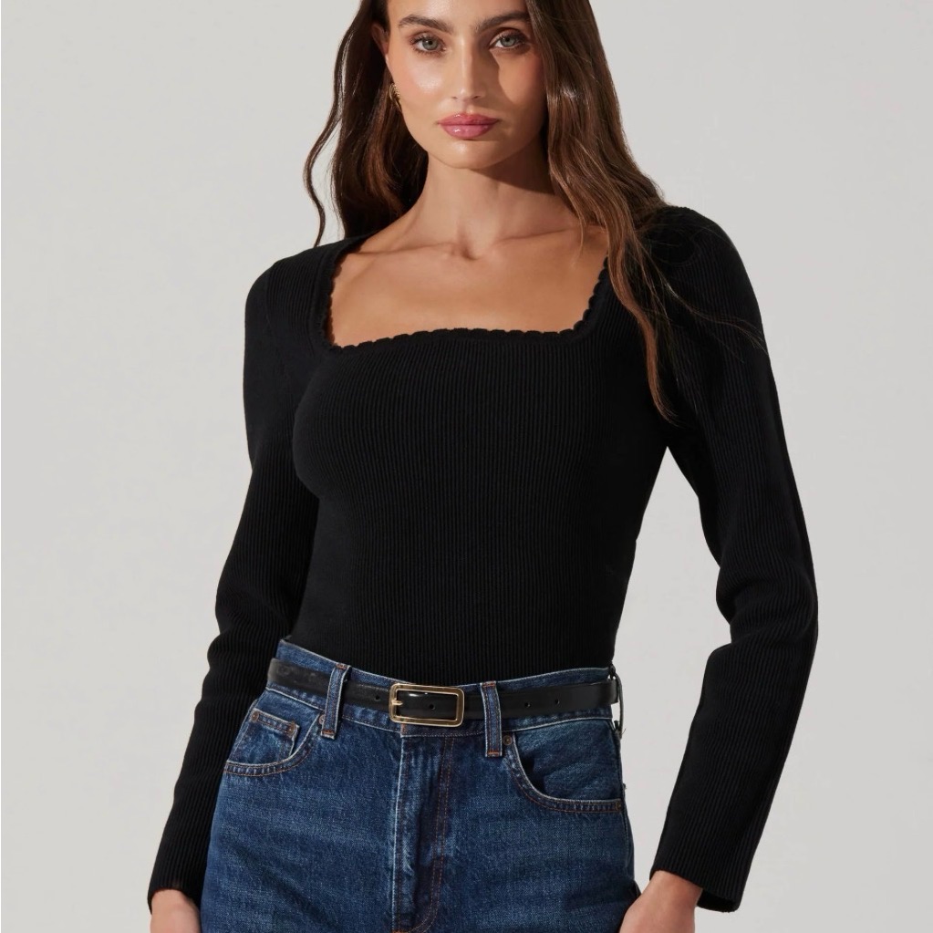 Astr The Label Scallop Trim Ribbed Knit Top